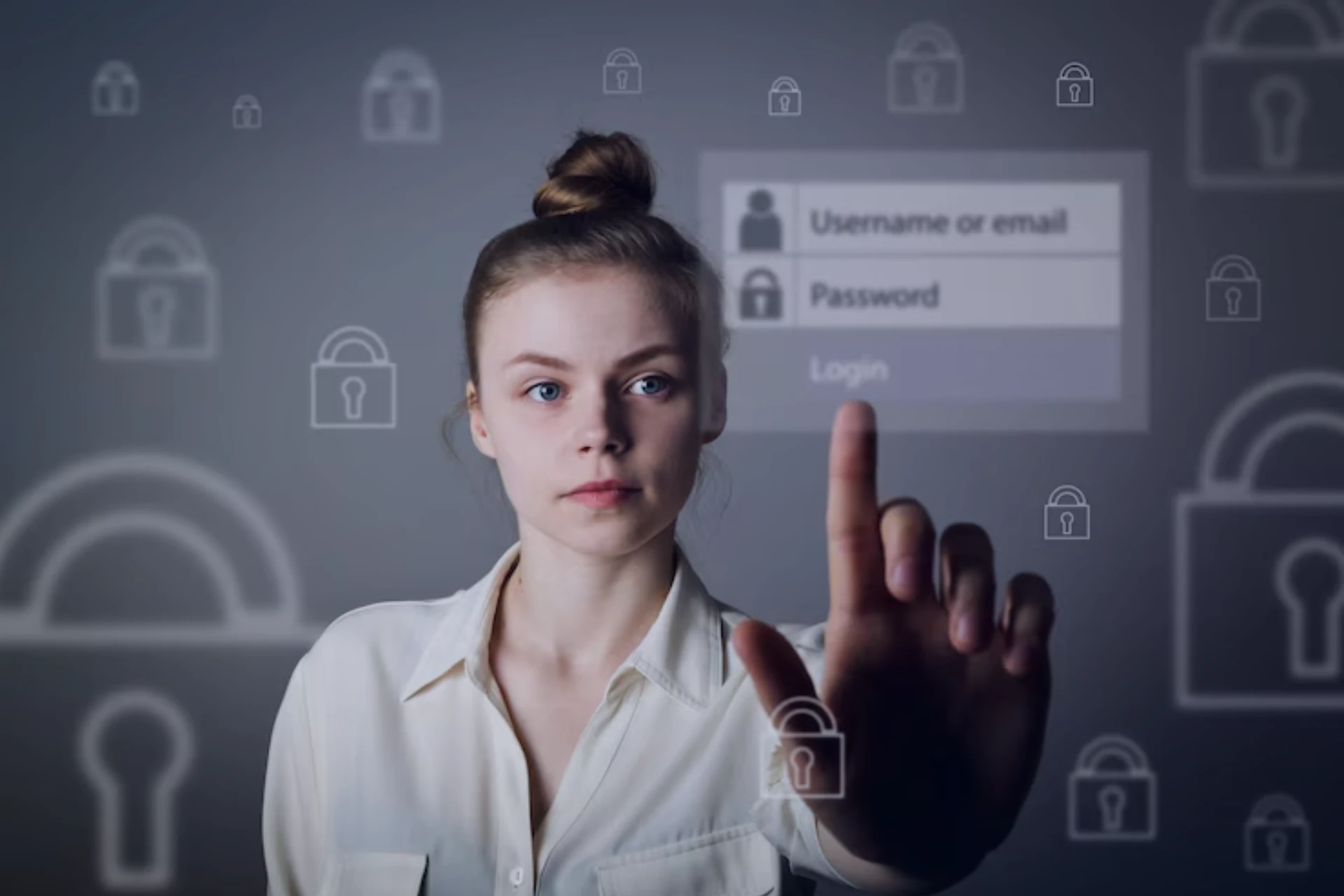 Imagem de uma mulher interagindo com uma tela digital que exibe ícones de segurança e campos para login, simbolizando autenticidade e proteção de dados.