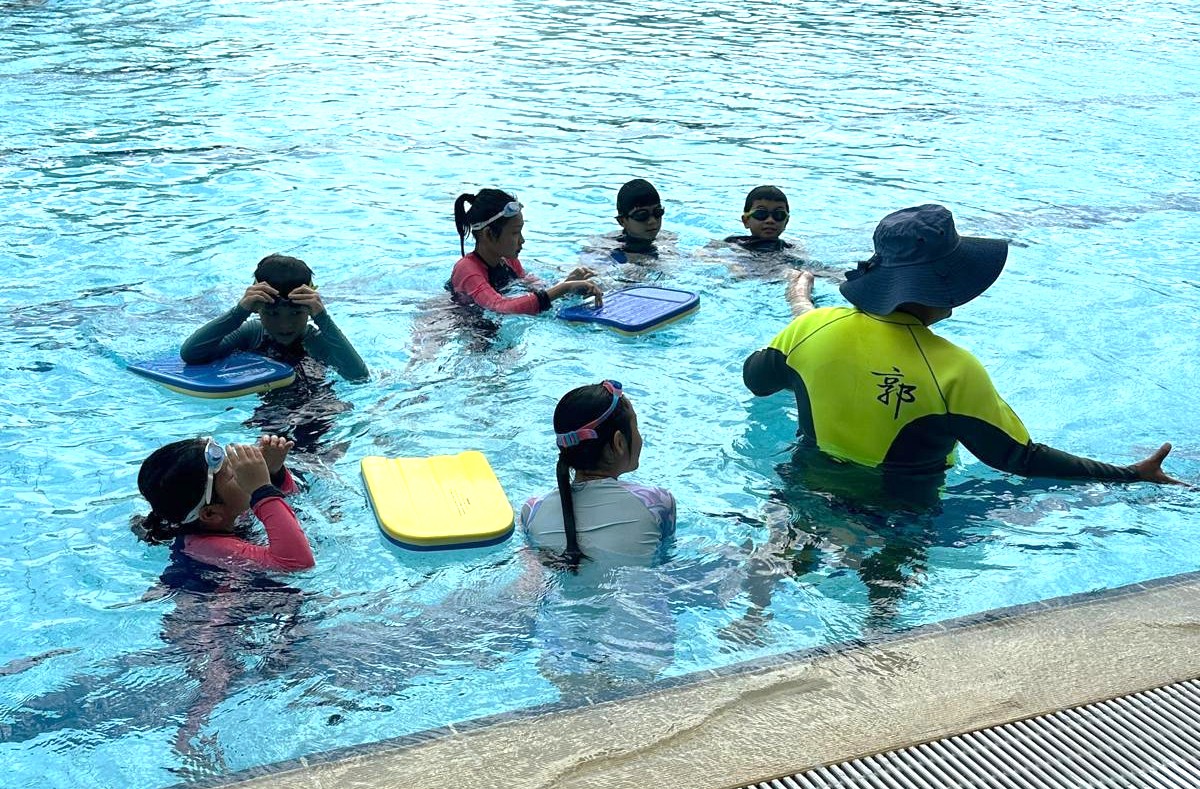 Neptune Swimming School for kids
