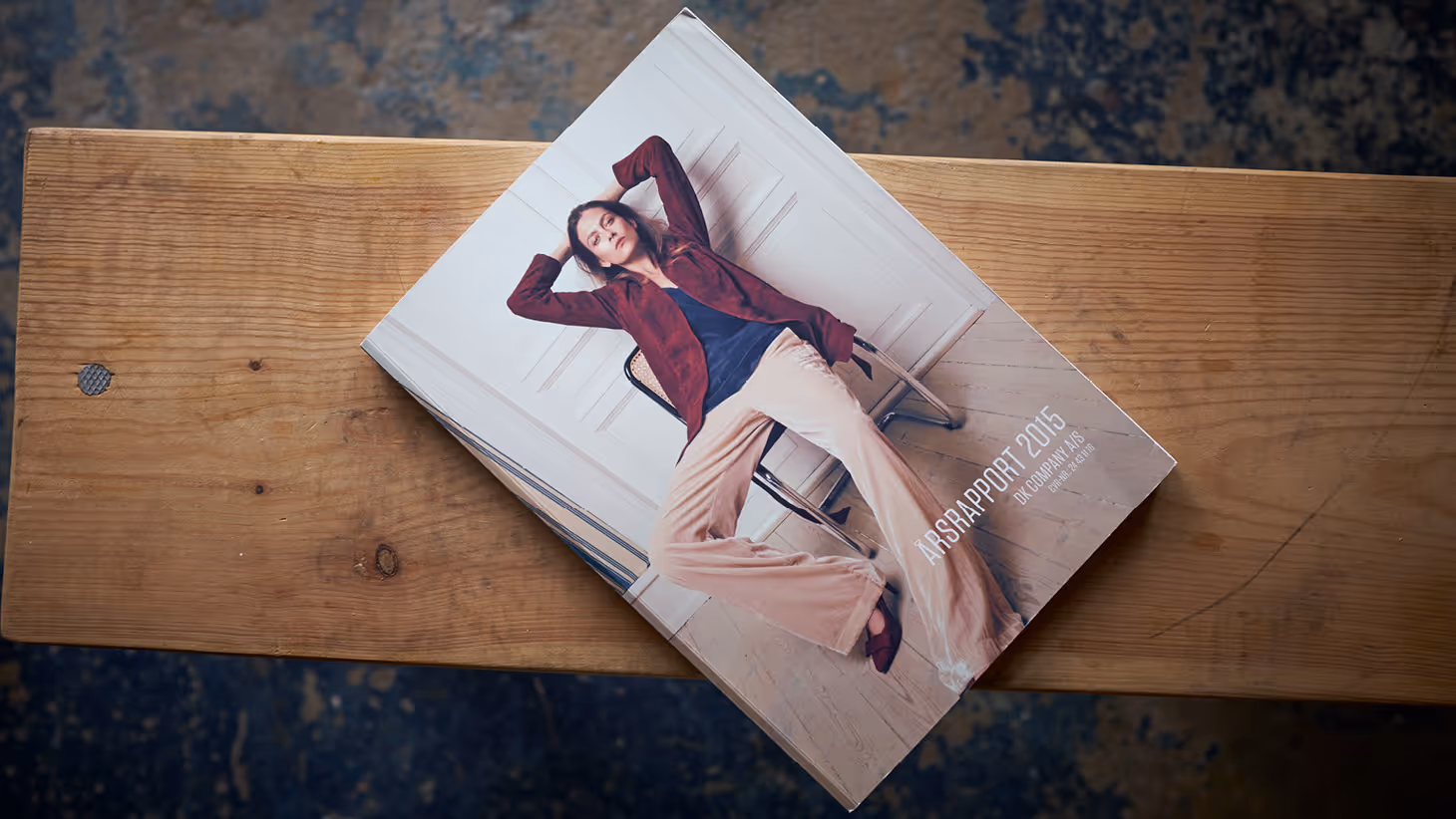 DK Company A/S – årsrapport med magasin-layout, designet af KATAPULT