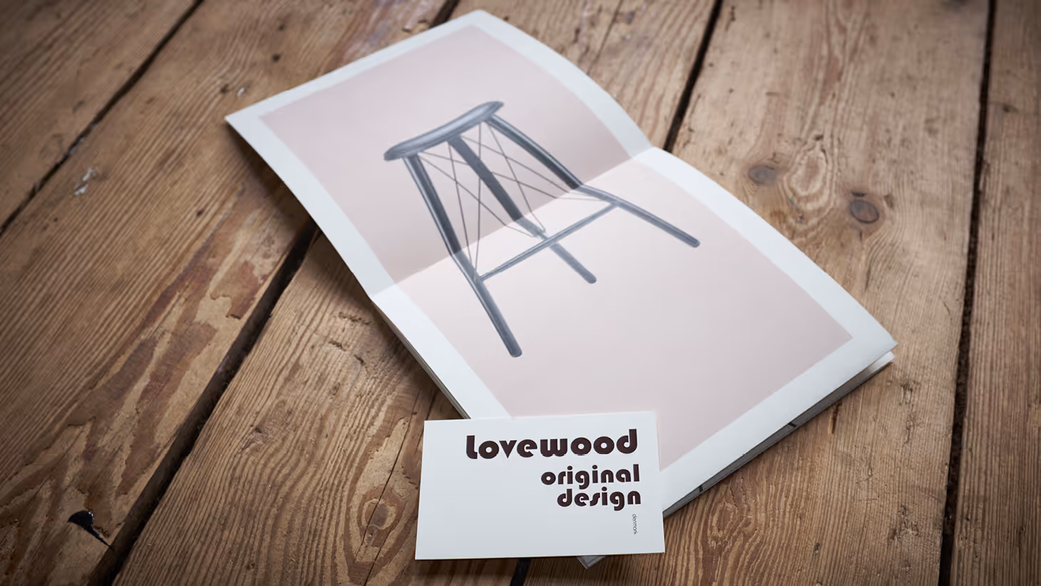 Lovewood brochure – eksklusivt papir og trykfinish kombineret med gennemført grafisk design