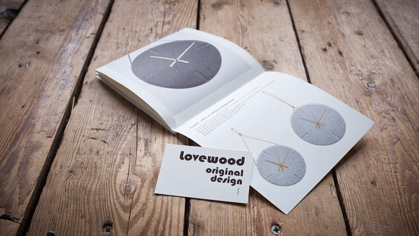 Lovewood brochure – eksklusivt papir og trykfinish kombineret med gennemført grafisk design