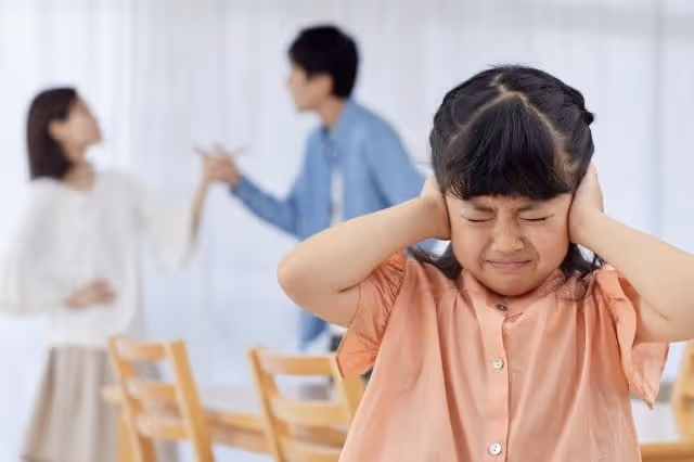 Kind leidet unter Streit der Eltern