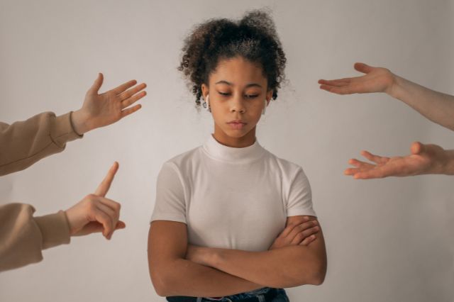 Was ist Mobbing und was nicht? Im Beruf & Arbeitsplatz Was ist Mobbing und was nicht? Symbolbild