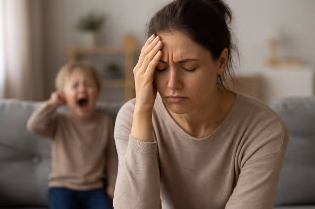 Überforderte und aggressive Mutter