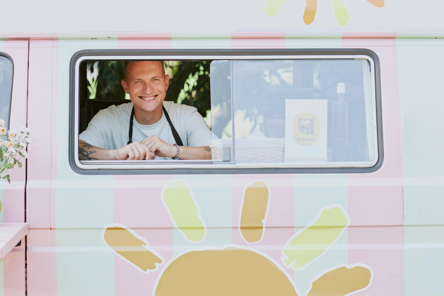 What to Know About Renting an Ice Cream Truck for Photo Shoots
