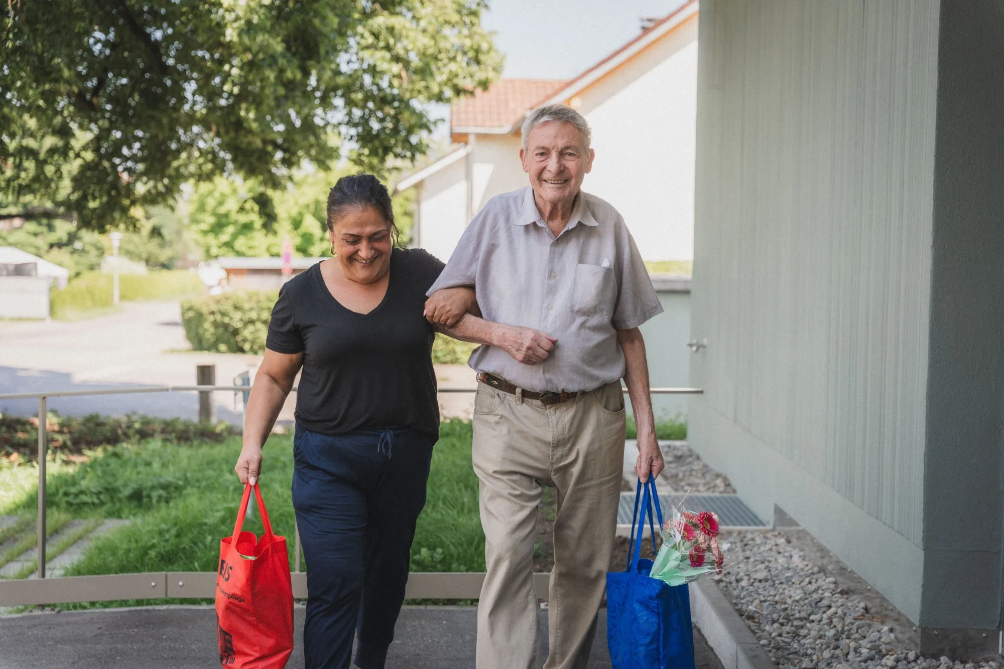 Hauswirtschaftliche Hilfe organisiert den Alltag der Bewohner.