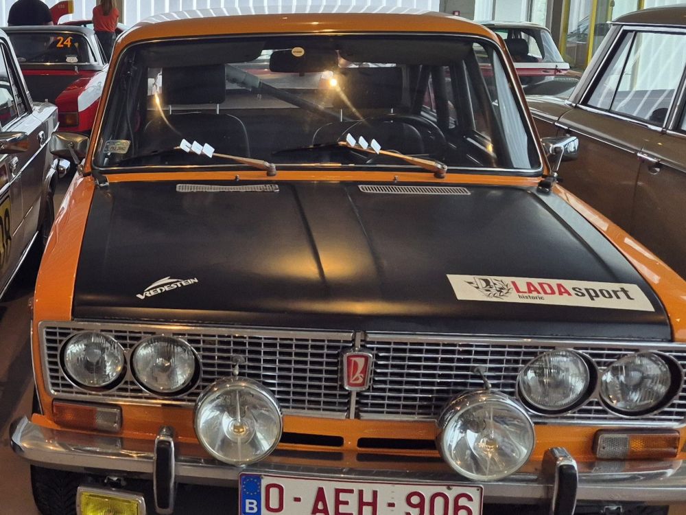 Rally Auto Lada Met Collega's