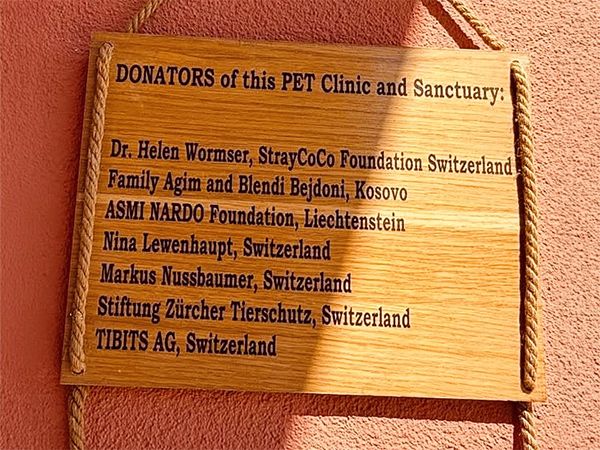 Schild StrayCoco Foundation Arbeitsbereiche 