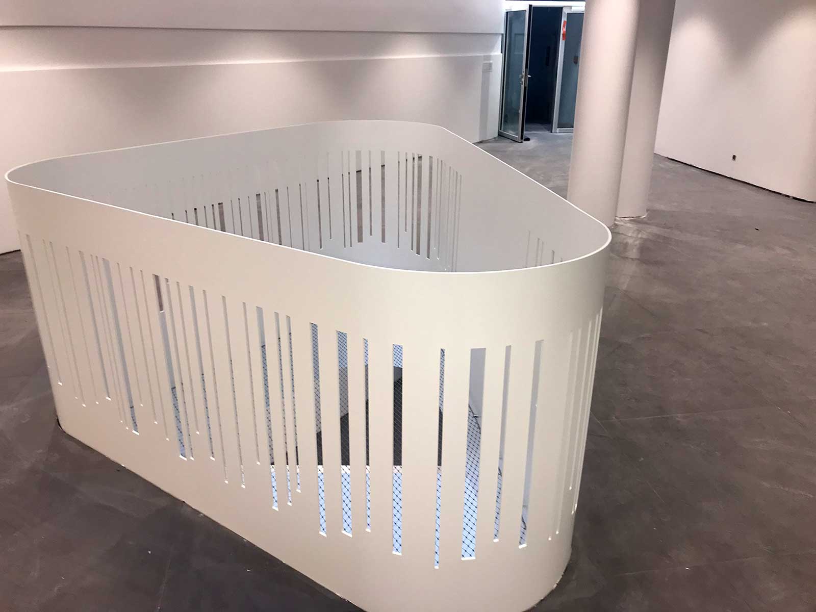 Skeletto, Geländer, Treppe, Laserdesign, Lieblingsmotiv, freie Formgebung, Stahldesign, Edelstahldesign, Lasermuster, Florale Lasermuster