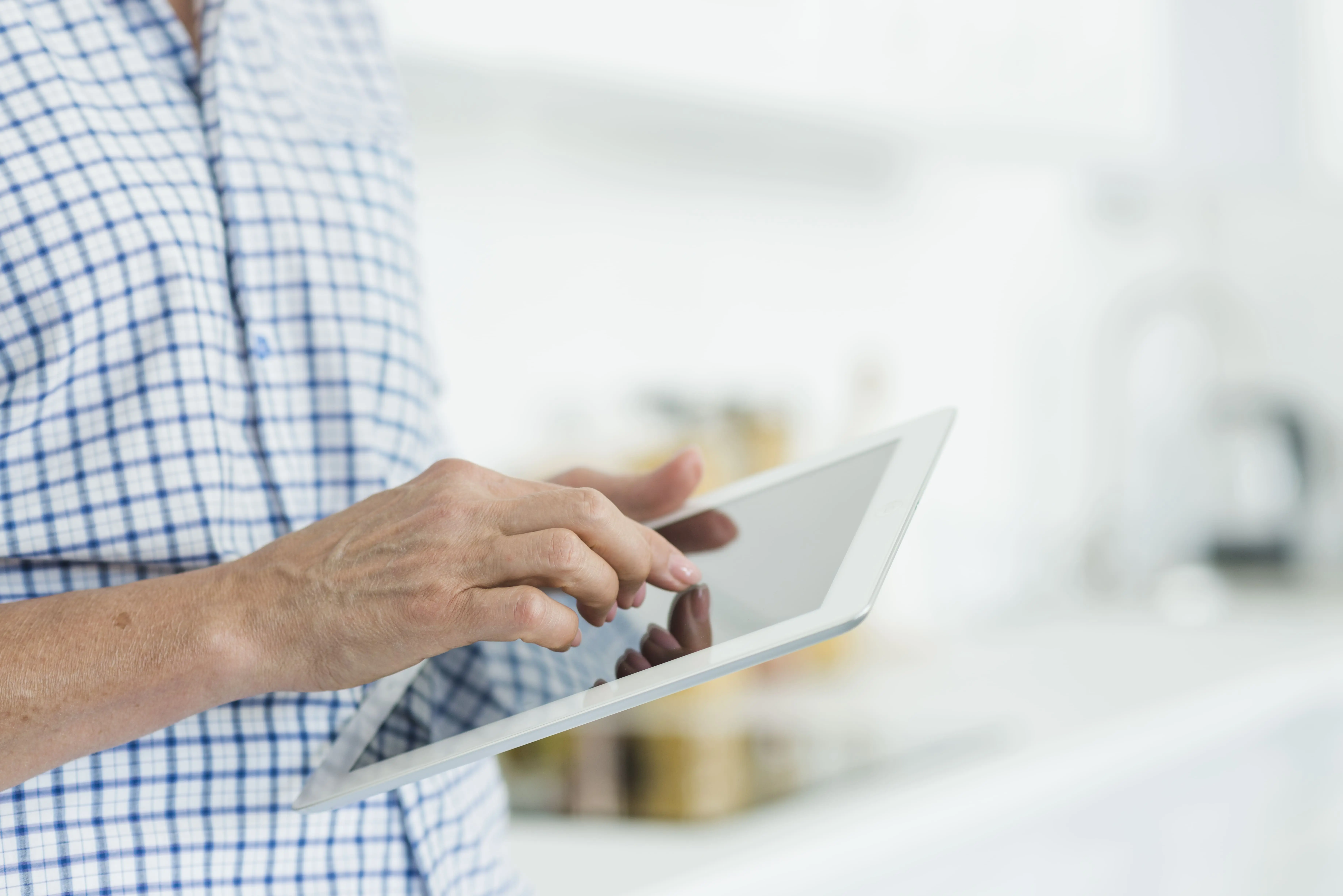 Inventaire de mobilier de bureau sur tablette