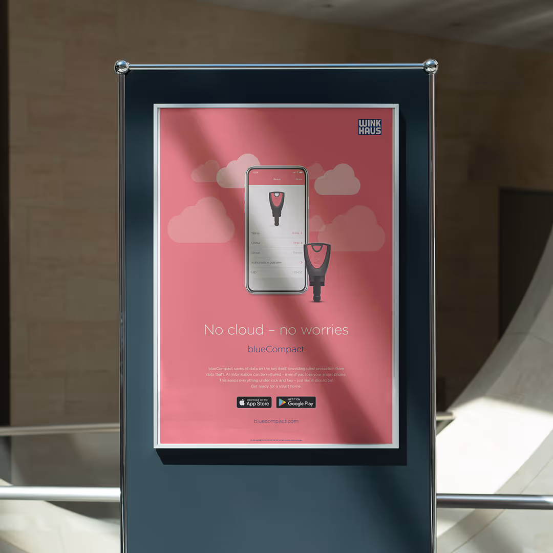 Ein rotes blueCompact OOH-Poster