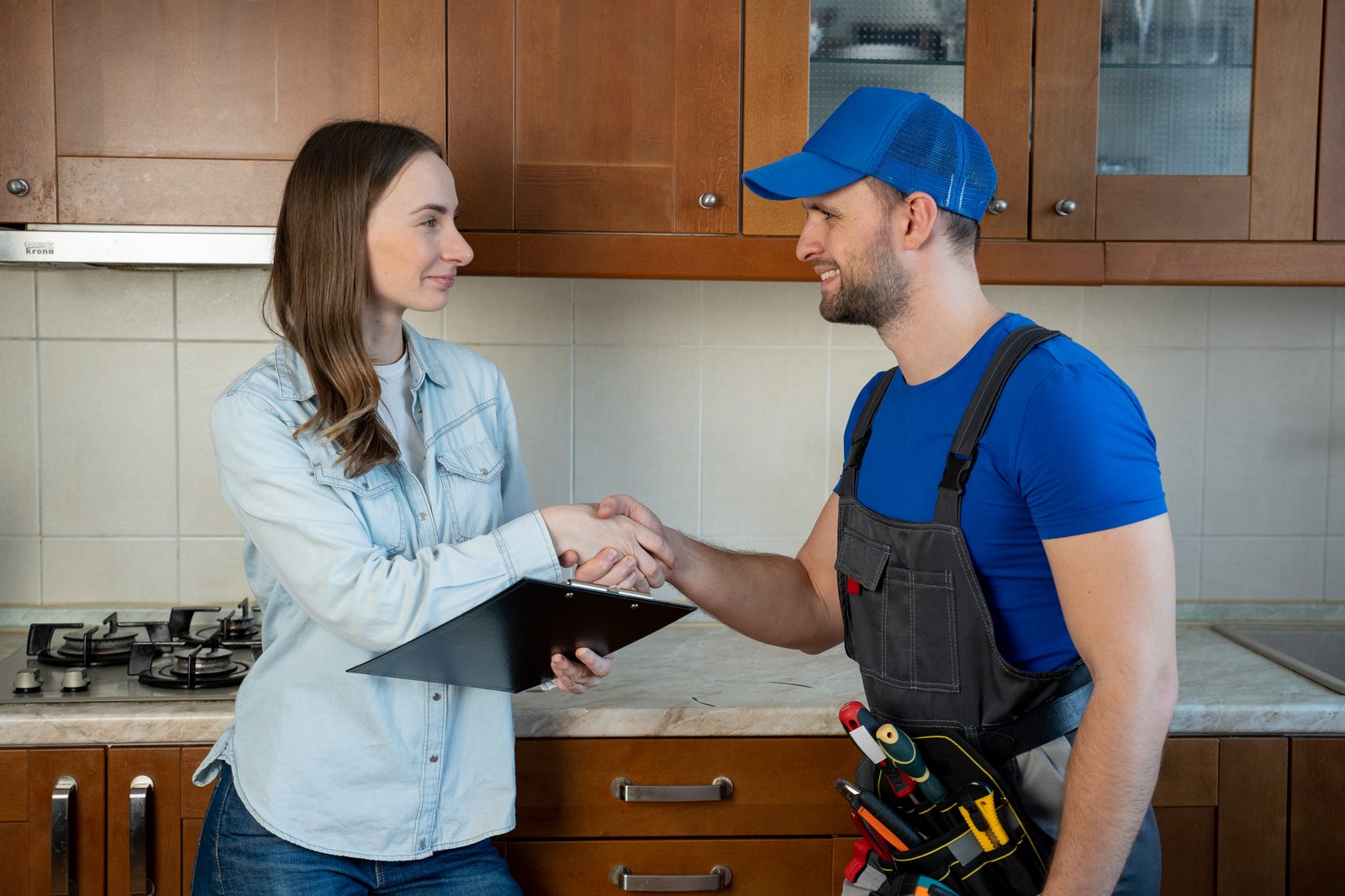 Comment choisir un plombier au Québec : licence RBQ, garanties et contrat