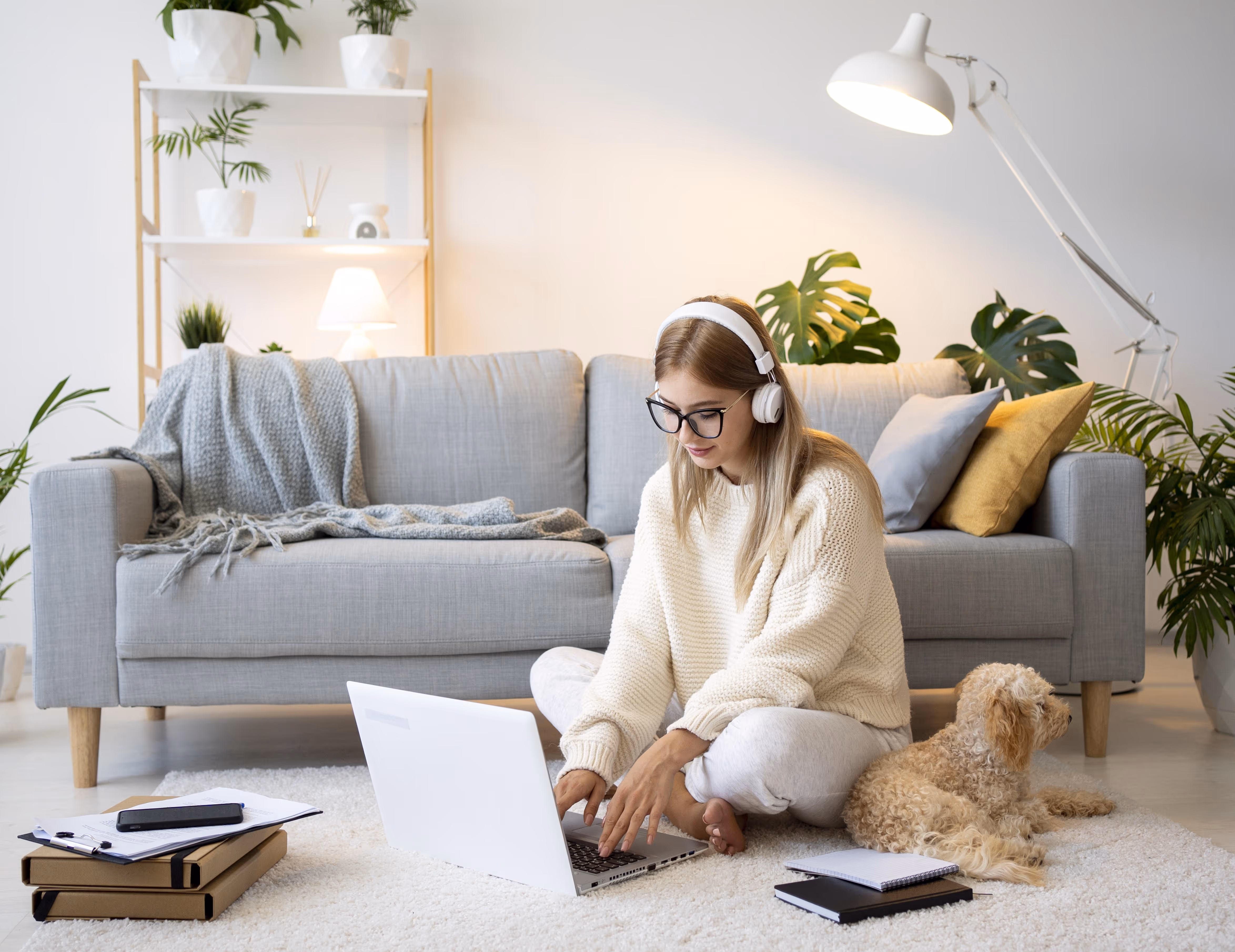 student using course dashboard to track progress