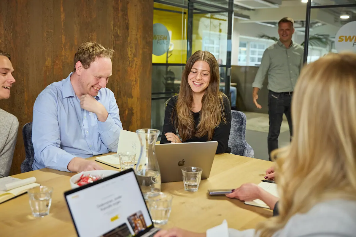 Medewerkers in meetingroom