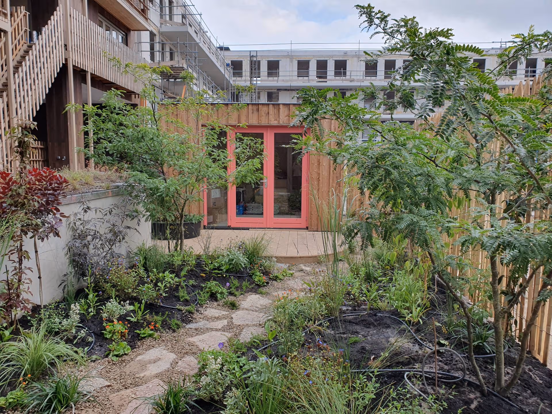 Premium luxe prefab buitenverblijf, tuinkantoor, gastenverblijf of mantelzorgwoning door Comuna