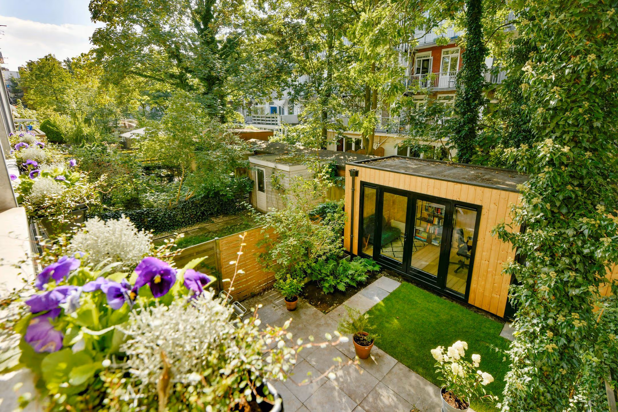 Premium luxe prefab buitenverblijf, tuinkantoor, gastenverblijf of mantelzorgwoning door Comuna