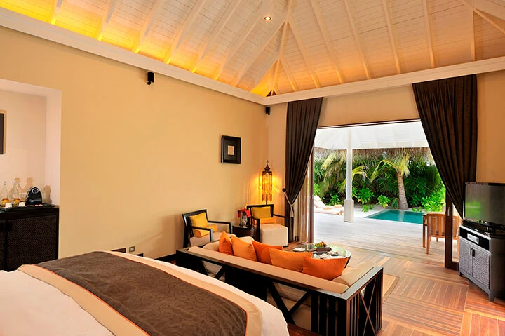SUNSET BEACH SUITE WITH POOL AYADA