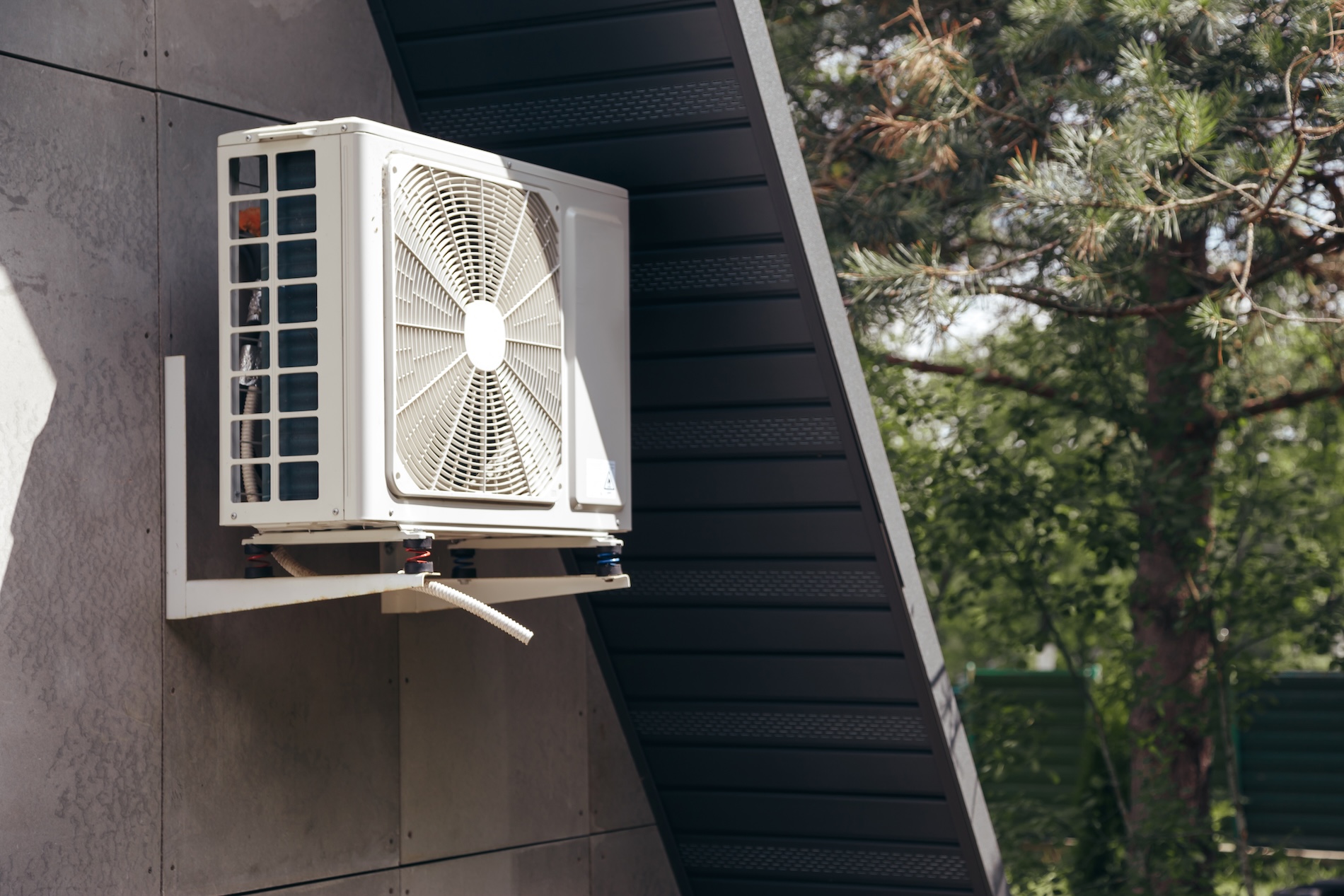 Why Your AC Coils Keep Freezing Up in Vista Homes