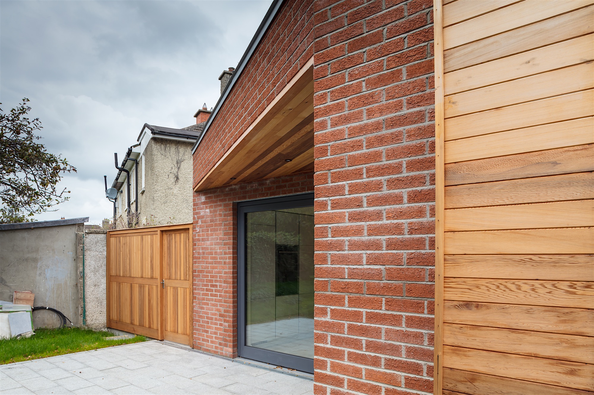 Why Cedar is a Top Choice for Outdoor House Renovations