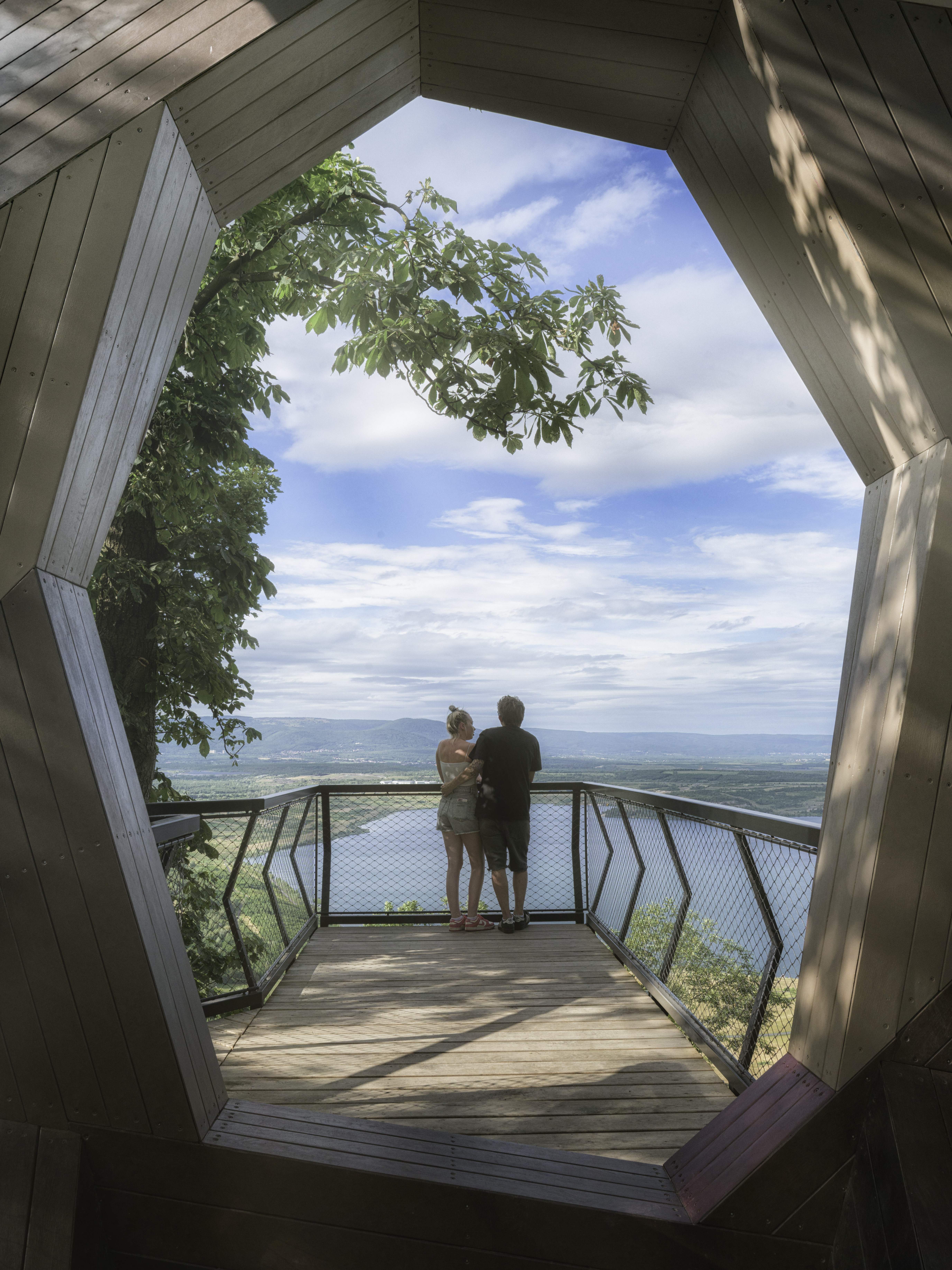 viepoint and photospot Hněvín