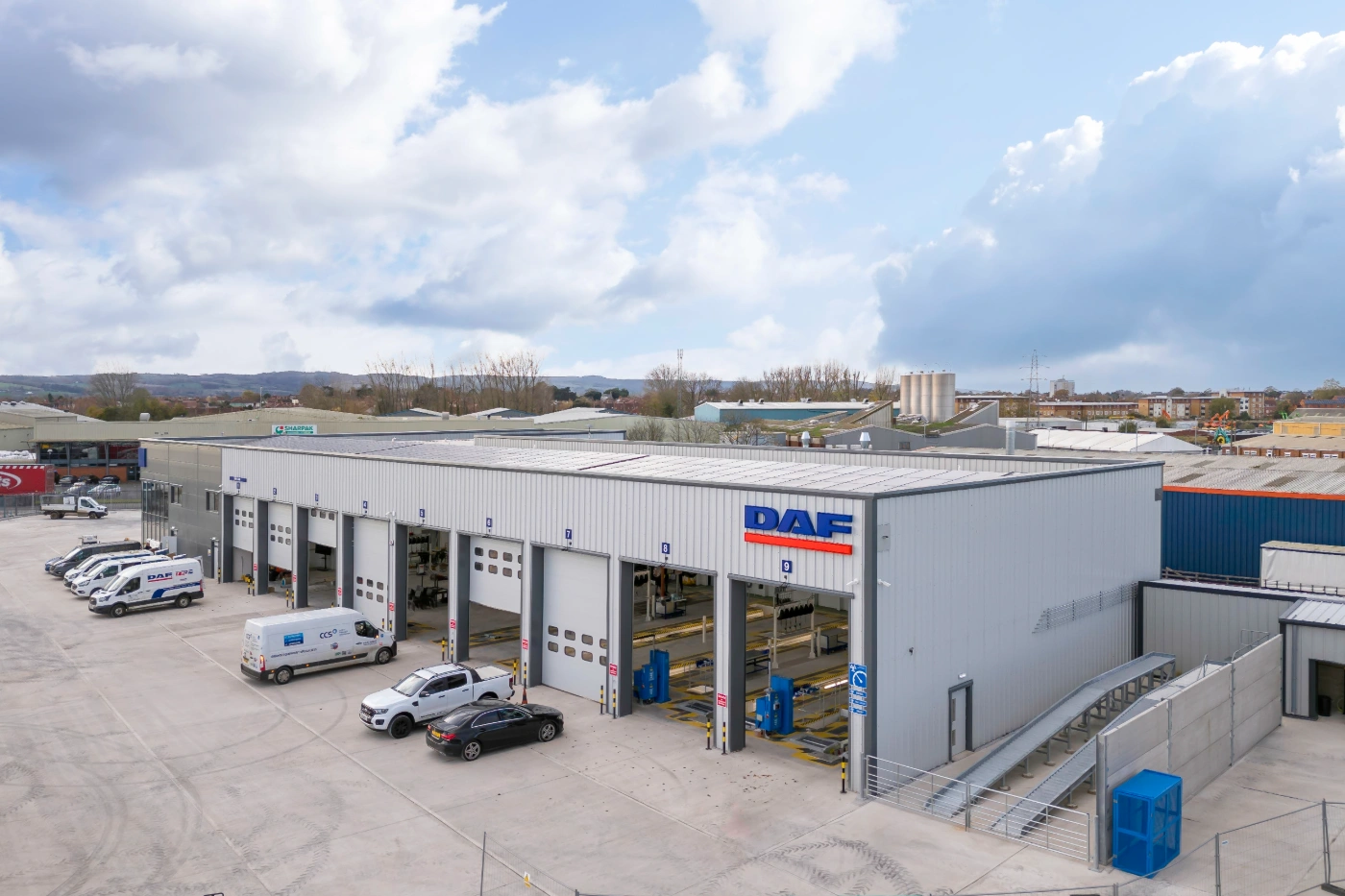 Cladding and roofing works on the DAF corporate facility in Bridgwater