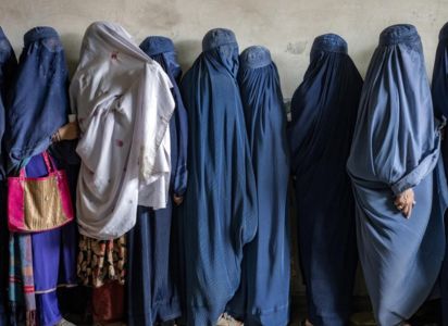 rrestos de mujeres y niñas afganas por violar código de vestimenta