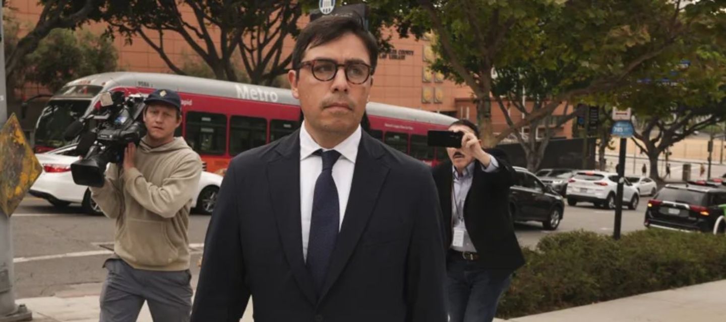 Salvador Plasencia, médico en California