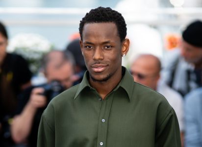 El actor Micheal Ward es acusado de violación 