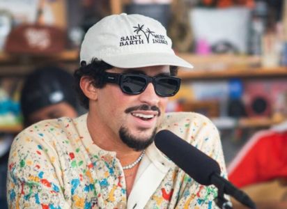 Bad Bunny con el Productor de ‘Tiny Desk’
