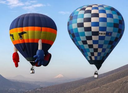 Más de 20 globos aerostáticos llenan de colores el cielo