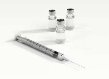 cierran establecimiento por aplicar y fabricar vacunas homeopáticas
