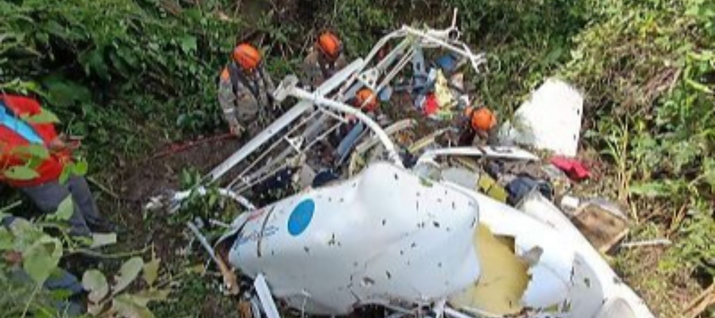Mueren dos personas al estrellarse un helicóptero