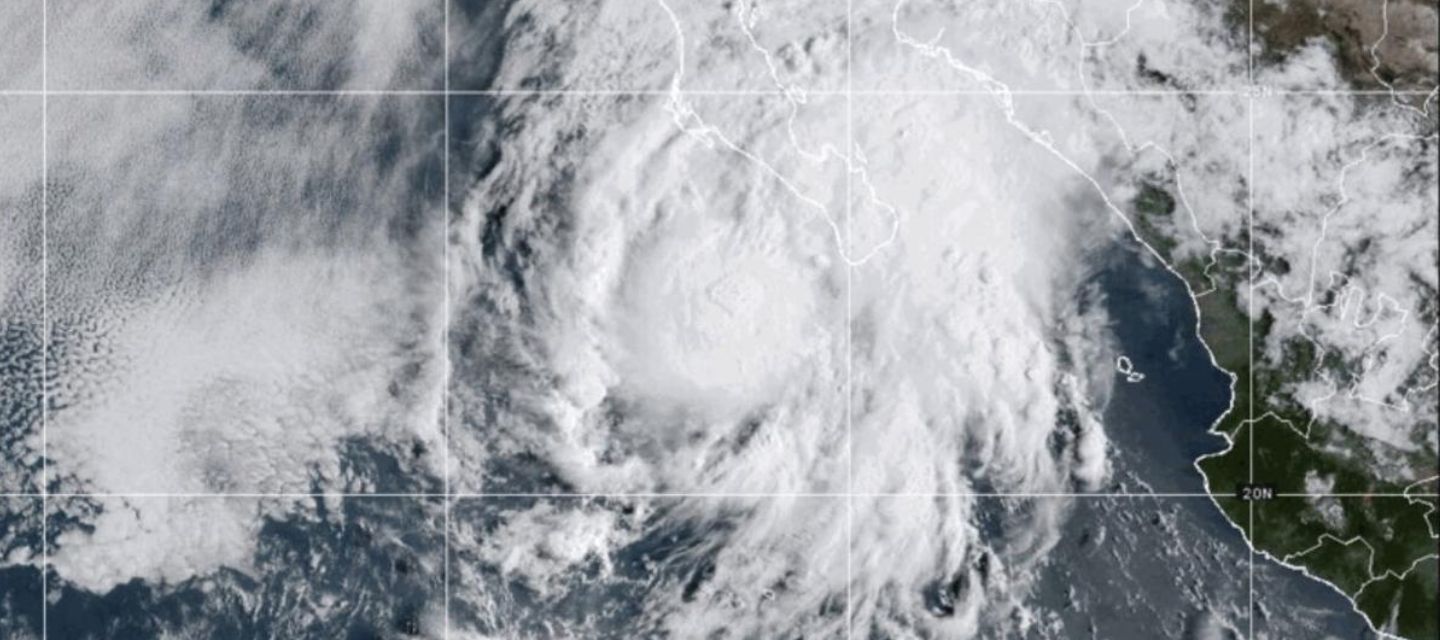 El huracán Lorena pierde fuerza y se convierte en tormenta tropical