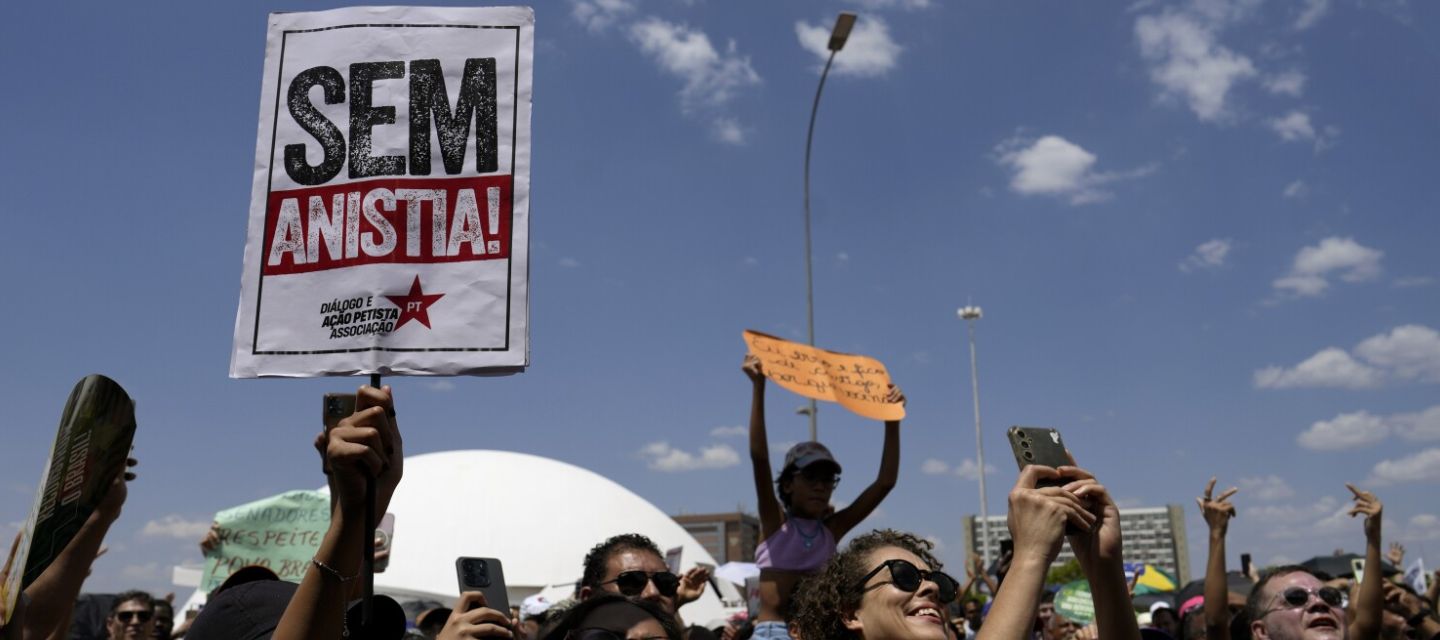 Miles de brasileños marcharon el domingo