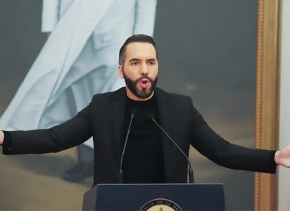 El Gobierno de Bukele prohíbe expresiones como “niñe” o “alumn@” 