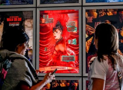 Swifties acuden en masa a los cines para “Taylor Swift