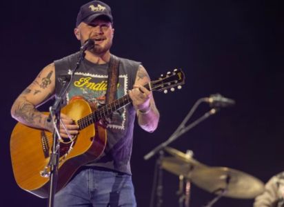 El cantante country Zach Bryan genera polémica con “Bad News”