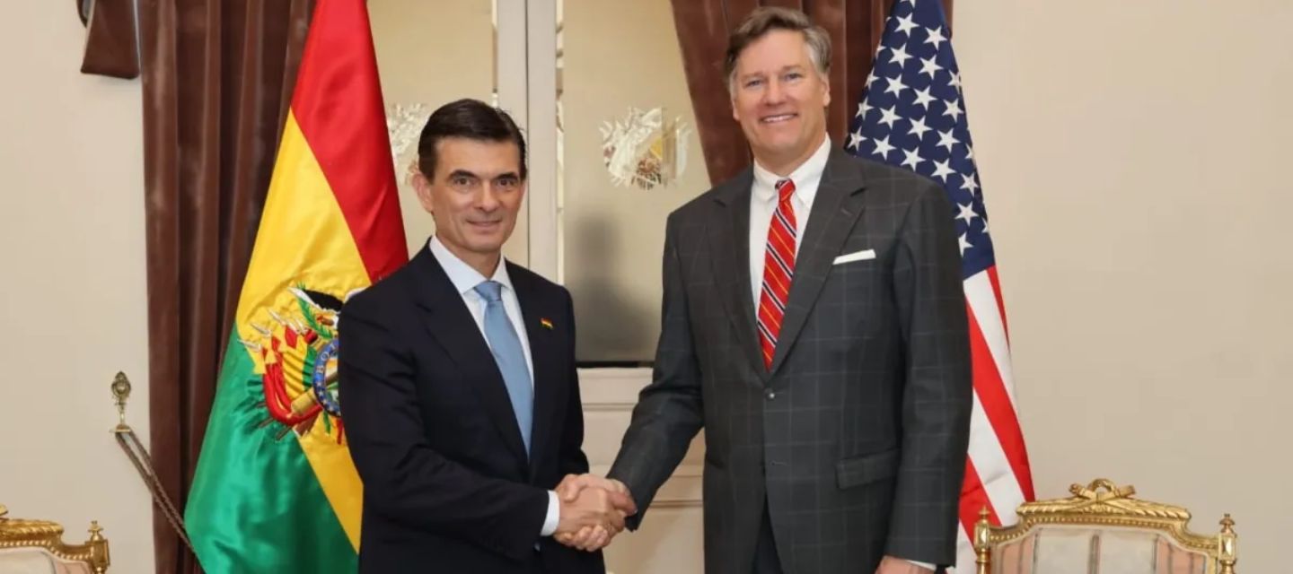  Estados Unidos dona 700.000 dólares en medicamentos y pruebas para VIH en Bolivia