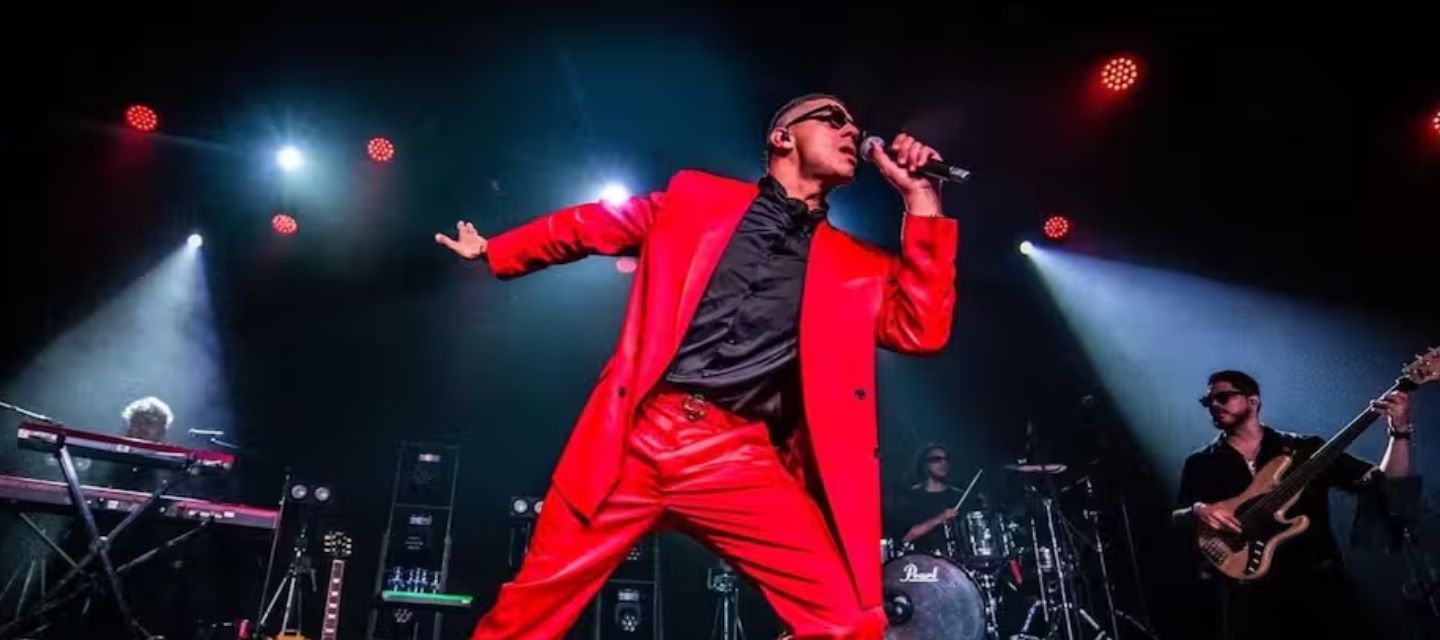 Manuel Medrano celebra diez años de carrera con una gira por México