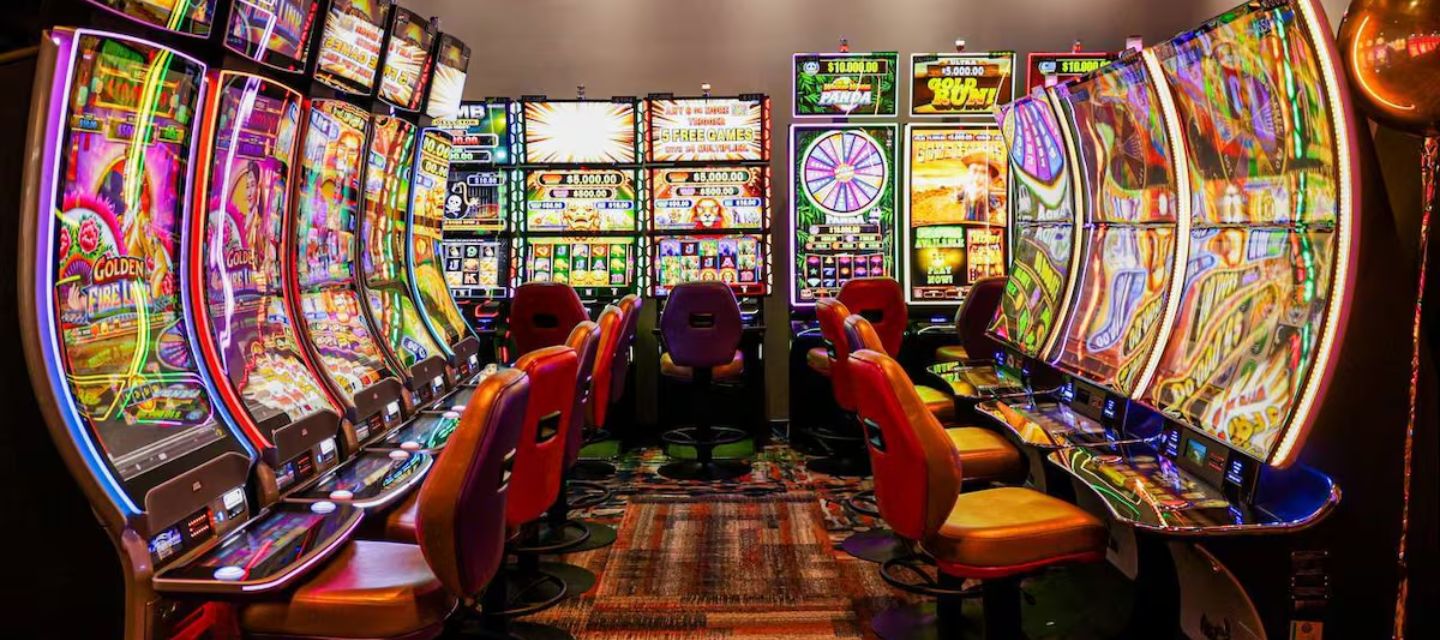 México cerró 13 casinos que movían millones al extranjero usando estudiantes