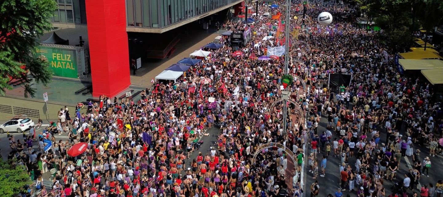 Miles de mujeres marcharon en Brasil para denunciar el aumento del feminicidio