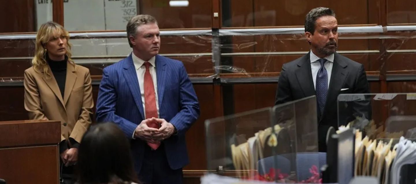 ‍Nick Reiner compareció por primera vez ante un tribunal de Los Ángeles por el asesinato de sus padres. 