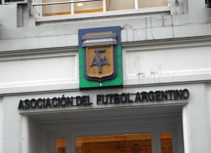 La justicia argentina ordenó nuevos allanamientos en la AFA por una causa de presunto lavado de dinero que investiga contratos