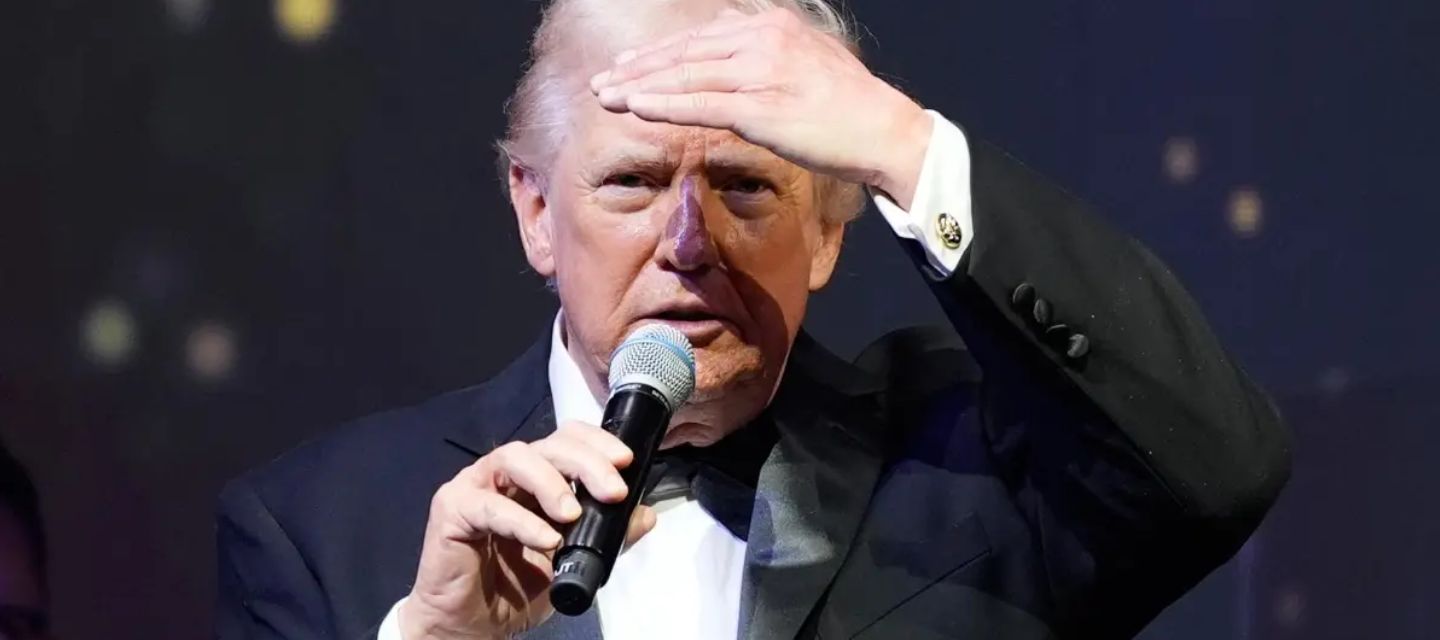 Empleados federales denunciaron al gobierno de Trump por eliminar la cobertura de atención de afirmación de género