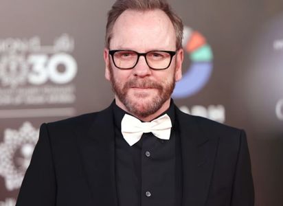 ‍Kiefer Sutherland fue arrestado en Los Ángeles por presuntas amenazas y agresión a un conductor de transporte por aplicación.