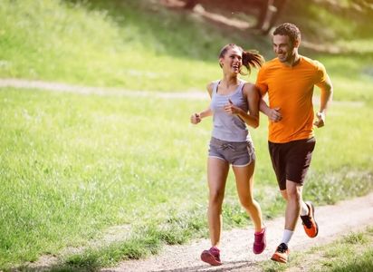 Un estudio en The Lancet muestra que personas muy sedentarias pueden reducir hasta 30%