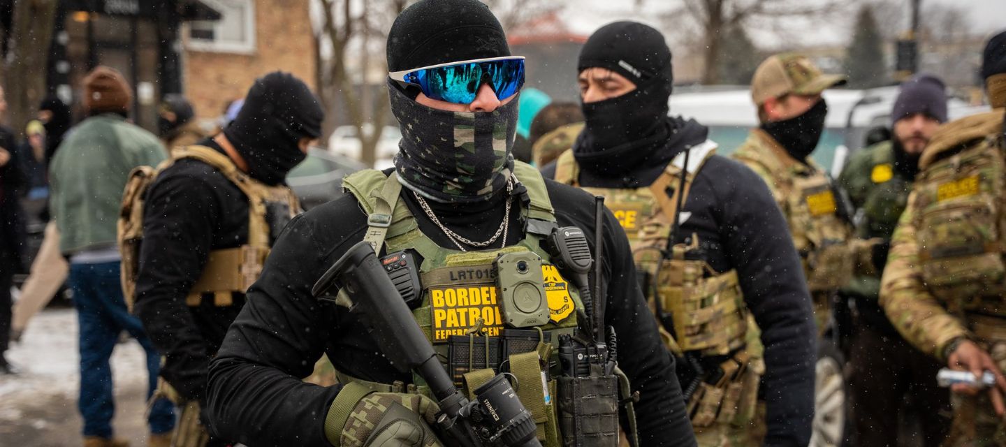 Autoridades escolares denuncian que agentes federales detuvieron a un niño de cinco años en Minnesota