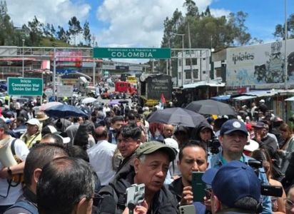 Transportistas y comerciantes de Ecuador y Colombia marcharon en el Puente Rumichaca 