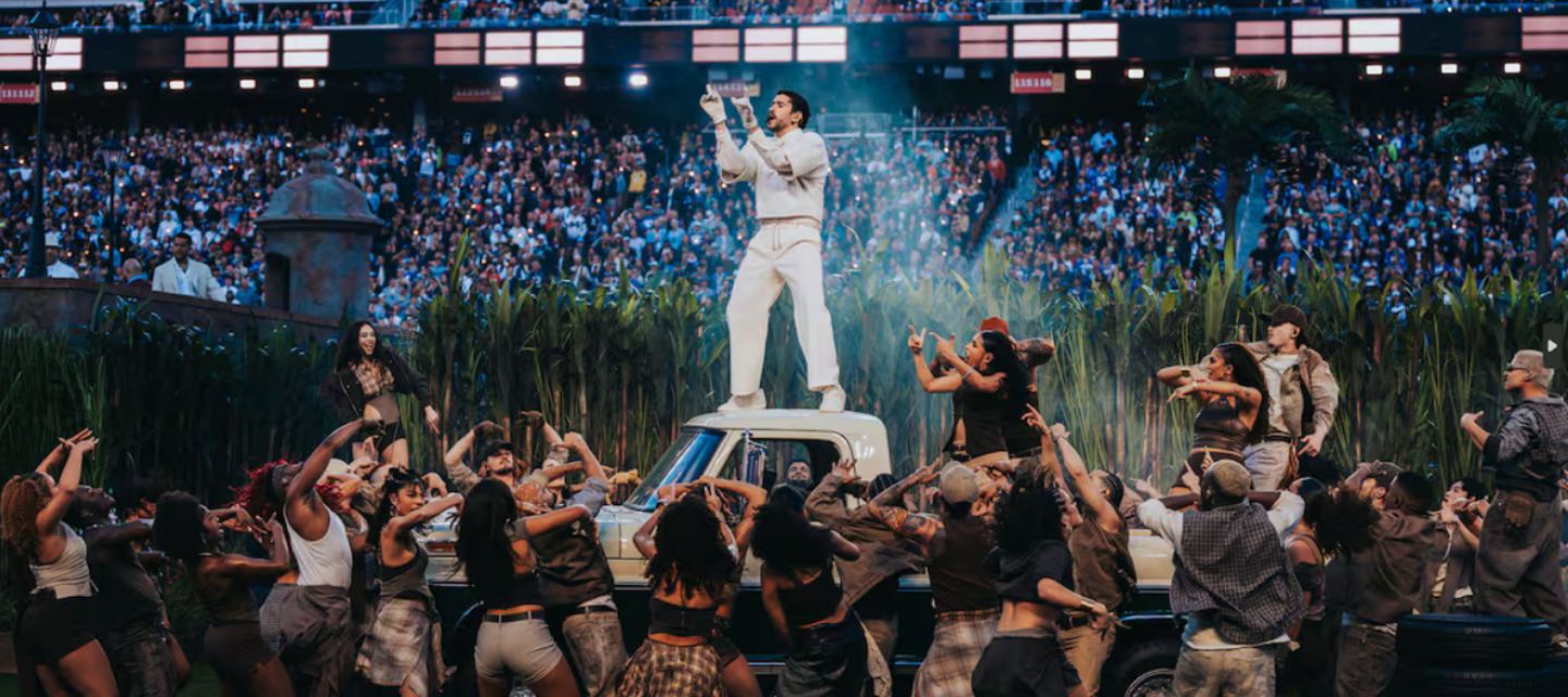 Bad Bunny convirtió el medio tiempo del Super Bowl en una celebración vibrante de la identidad latina