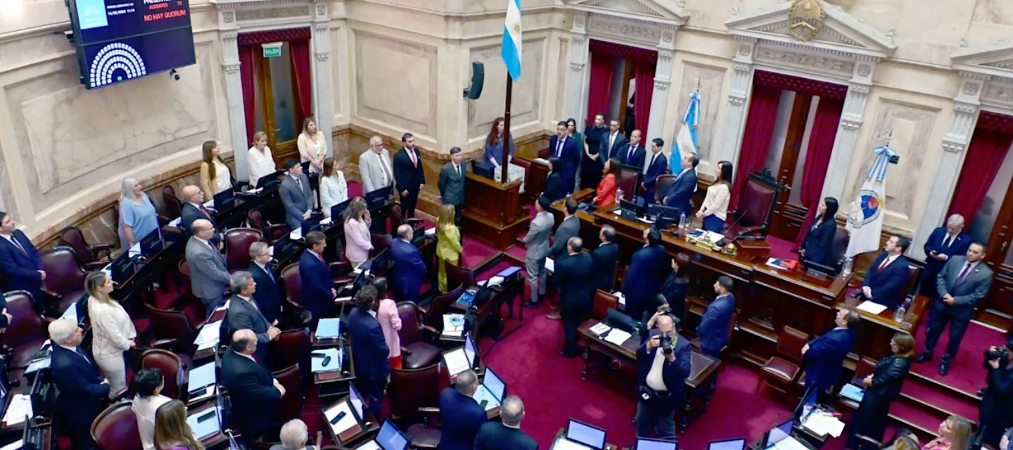 El Senado argentino inicia el debate de la reforma laboral impulsada por Milei en medio de protestas